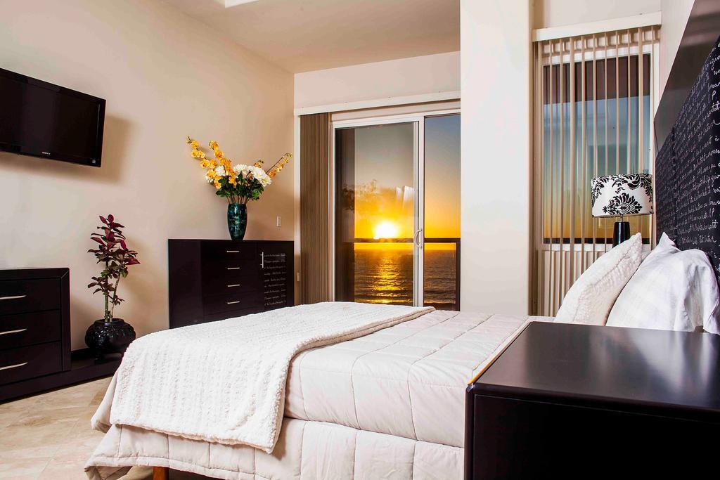 Playa Bonita Luxury Suites 로사리토 객실 사진