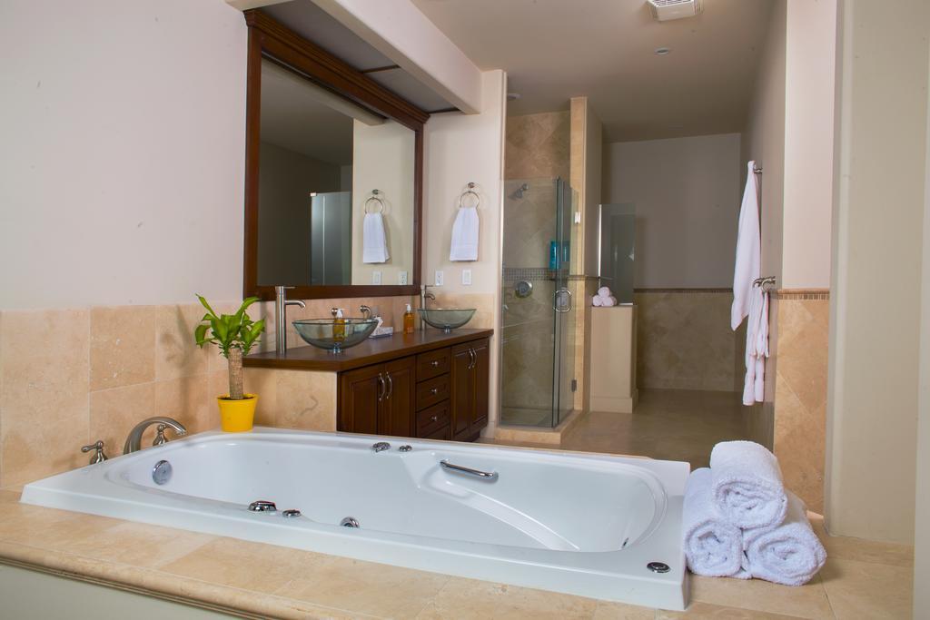 Playa Bonita Luxury Suites 로사리토 객실 사진